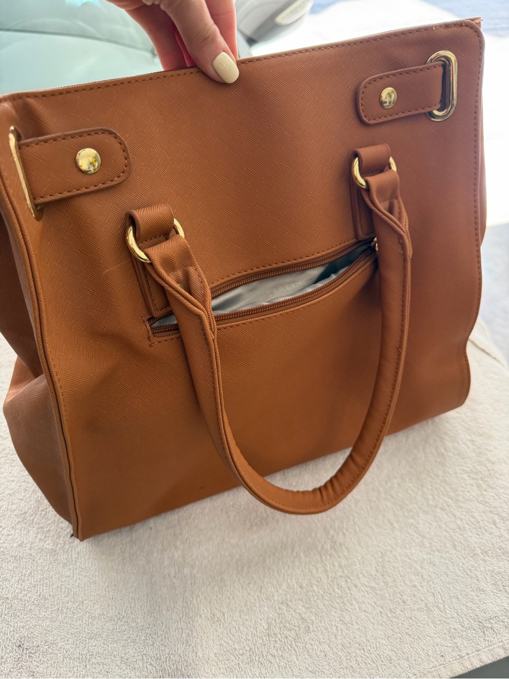 Structured Brown Leather Tote Bag with Gold Hardware - Picture 4 of 6